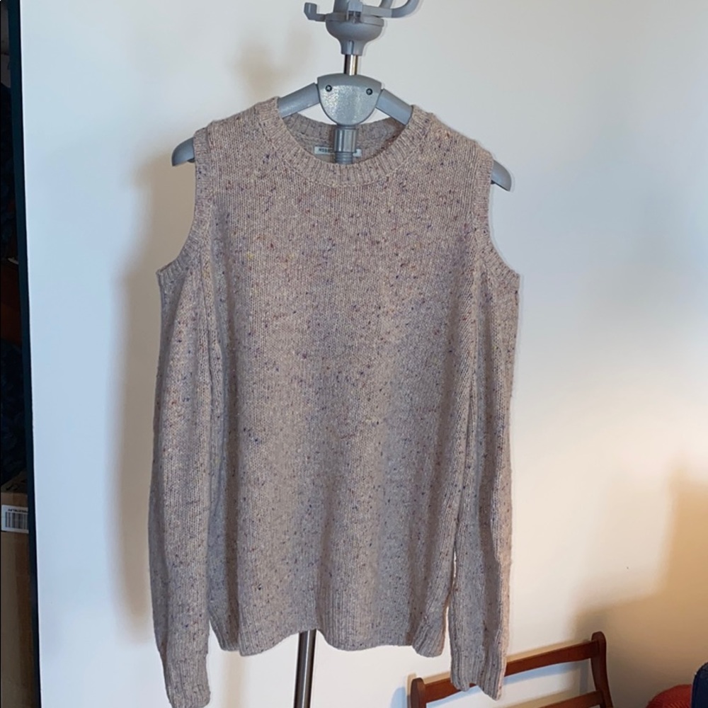 Shoulder cut-out Speckled sweater